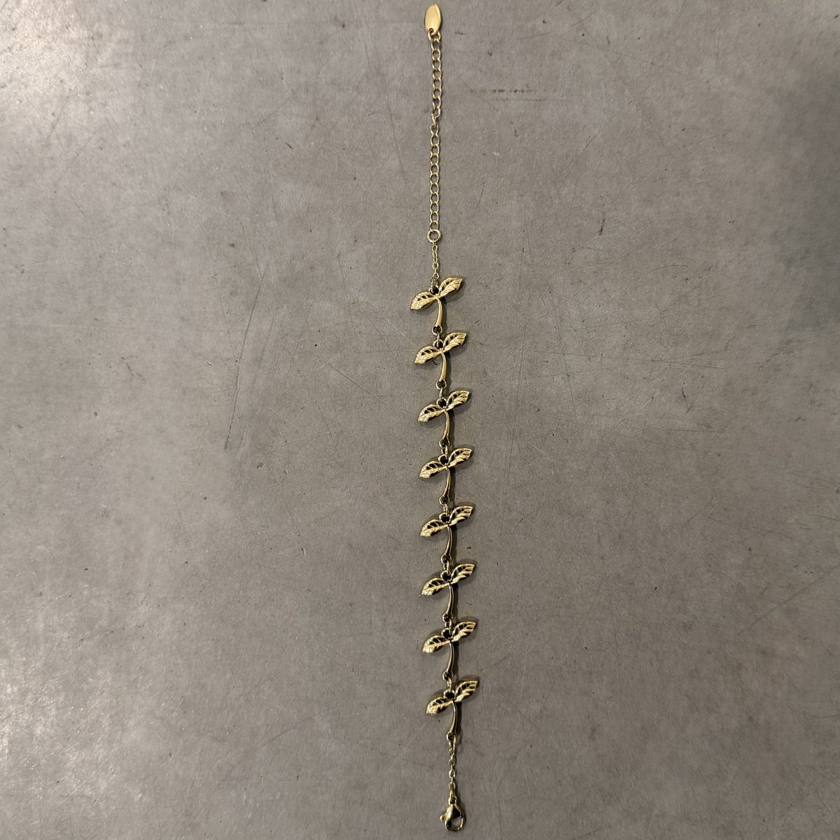 shliiime's tweet image. SPROUT BRACELETS🌱

SILVER AND GOLD

40$ CAD

SHIPPING WORLDWIDE 🌍

TOMORROW 12:00 AM 🌱🌿🌬️🌧️