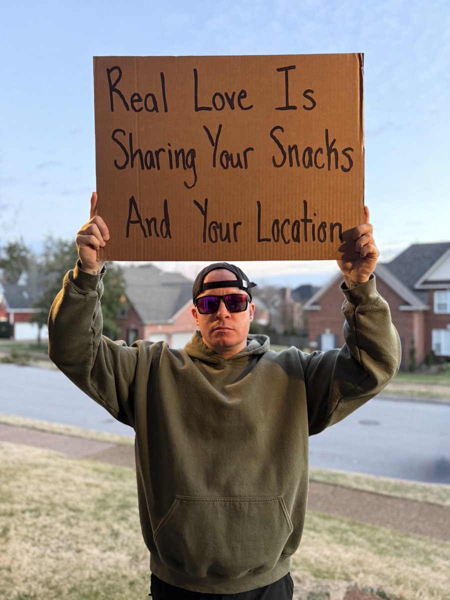 zacharyebell's tweet photo. Real love https://t.co/nJQsWzg5mm