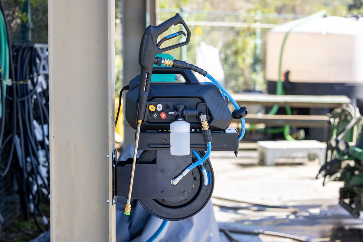 underhillcorp's tweet photo. PowerBlast Pressure Washer — Built Smarter.
✔ Mountable & self-contained
✔ Uses less water to clean equipment
✔ Reduces tripping hazards from loose hoses
✔ Removable when you need it elsewhere

Safer for your crew. More efficient for your operation.

That’s the PowerBlast advantage. Available now!