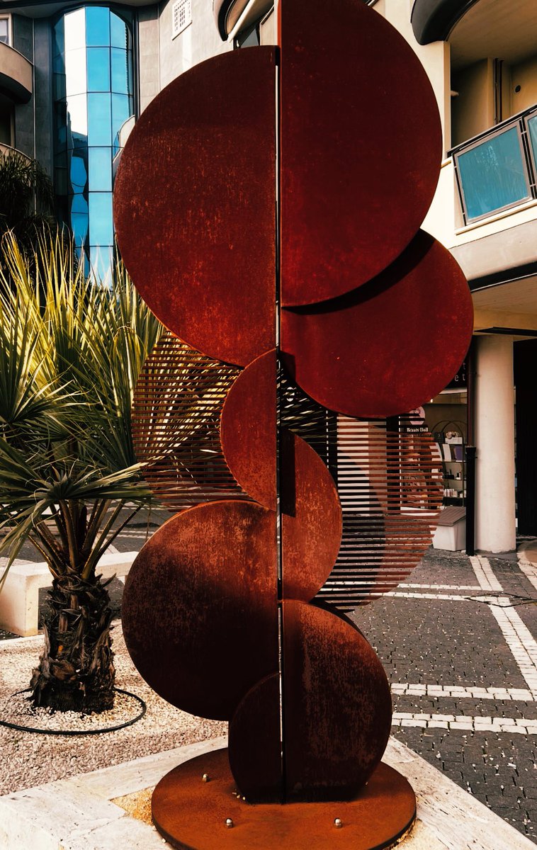 Ci siamo detti “ciao” nella dimensione sbagliata.

📸 #13febbraio2026 #Rome