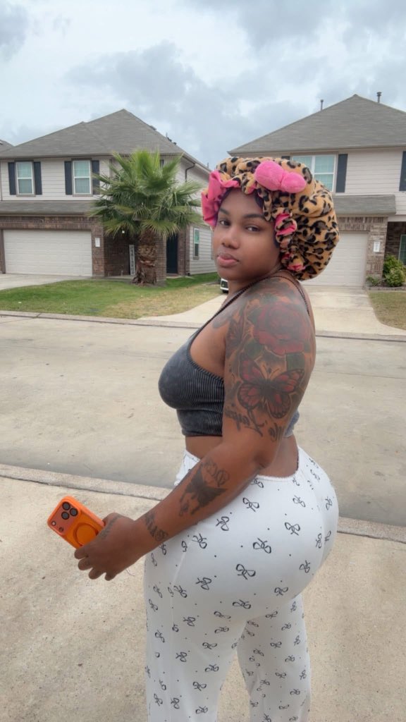 thickandprettyi's tweet photo. Thickness 🤪 https://t.co/VXDFbtgIYM