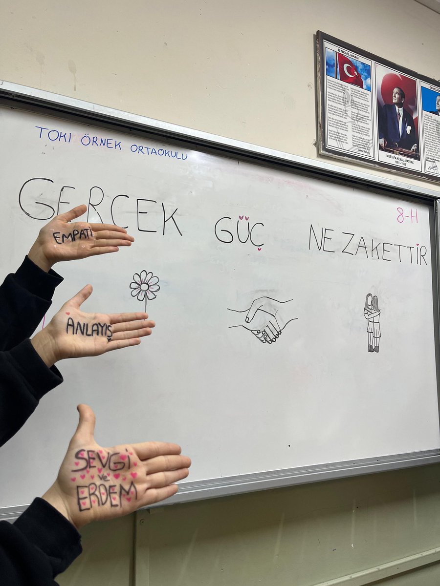 #istanbuldanezaket 
<a href="/tcmeb/">Millî Eğitim Bakanlığı</a> <a href="/Yusuf__Tekin/">Yusuf Tekin</a> <a href="/tcesenyurt/">Esenyurt Kaymakamlığı</a> <a href="/CobanogluF/">Fatih Çobanoğlu</a> <a href="/istanbulilmem/">İstanbul İl Millî Eğitim Müdürlüğü</a> <a href="/MucahitYentur/">Murat Mücahit Yentür</a> <a href="/esenyurtmem/">Esenyurt İlçe Millî Eğitim Müdürlüğü</a> <a href="/TayfunOzyolcu/">Tayfun ÖZYOLCU</a>