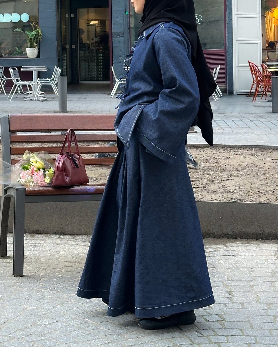 cryforyunh0's tweet photo. après 4 mois de travail dans l'ombre j'ai créée un ensemble en denim 100% coton, handmade &amp; made in france ! 🤭 https://t.co/jKPkSNseWB