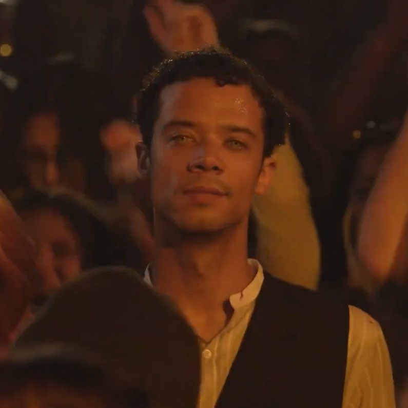 louis’ hallucination looking at lestat with his soft yet sad eyes. oh everybody gotta die