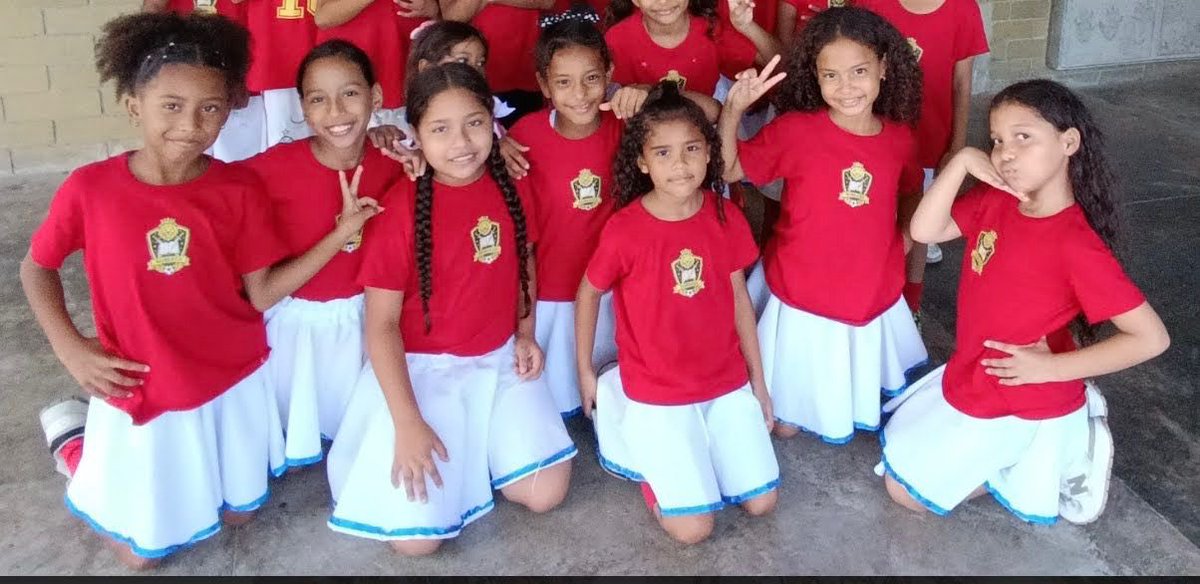 Community Bots tweet media