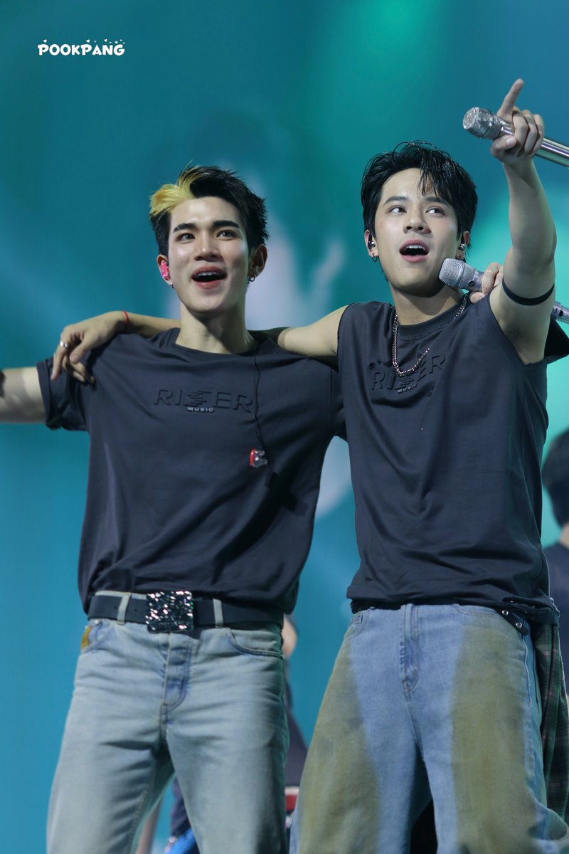pookpang_pang's tweet photo. พี่ถั่วงอกกับน้องรากผักชี 😊

NANON THE FIRST RISE
#RISERCONCERTD1
#mynameisnanon
#Fourthnattawat https://t.co/toMRixqi9Y