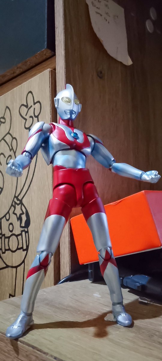 AriWithAMilk's tweet image. Oughh Ultraman oughh Ultraman make me gay back when I was like 14-15 oughhh