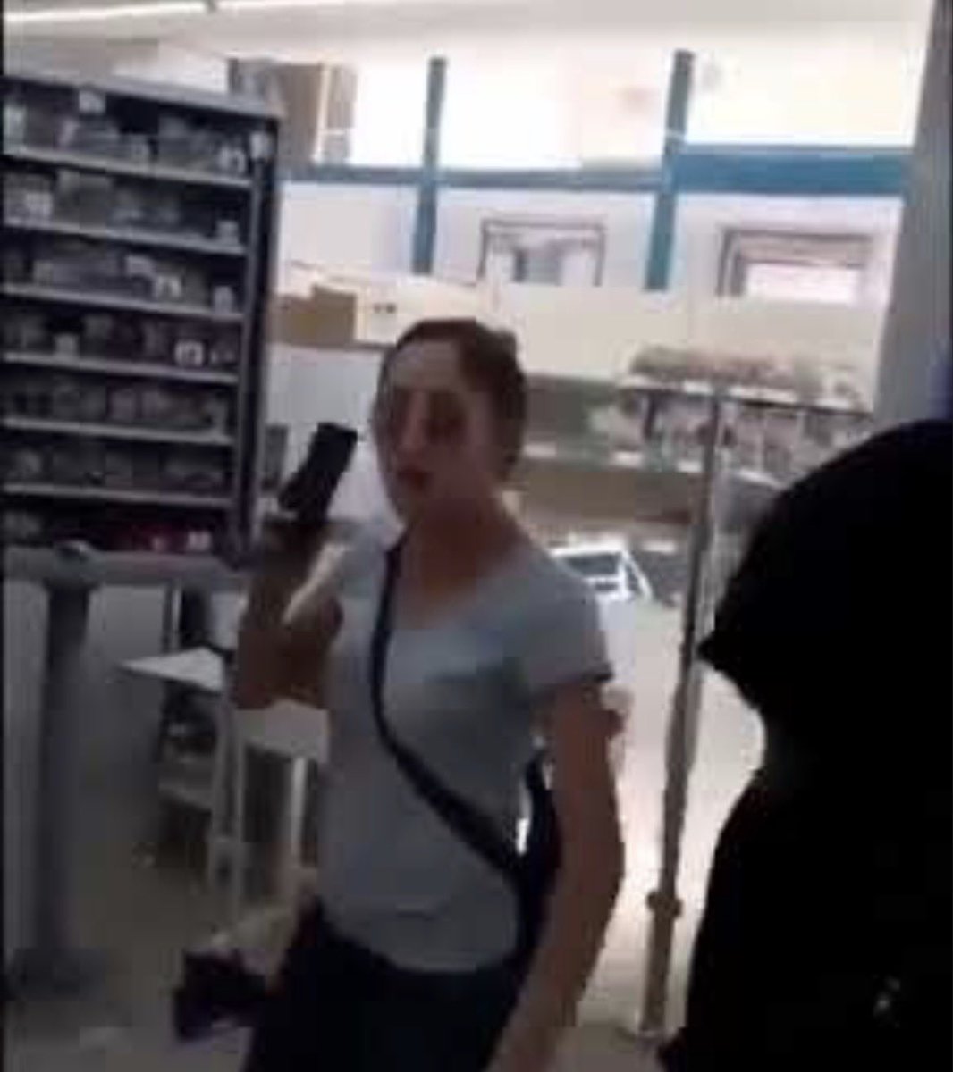 Kim olduğunu tahmin edebiliyoruz