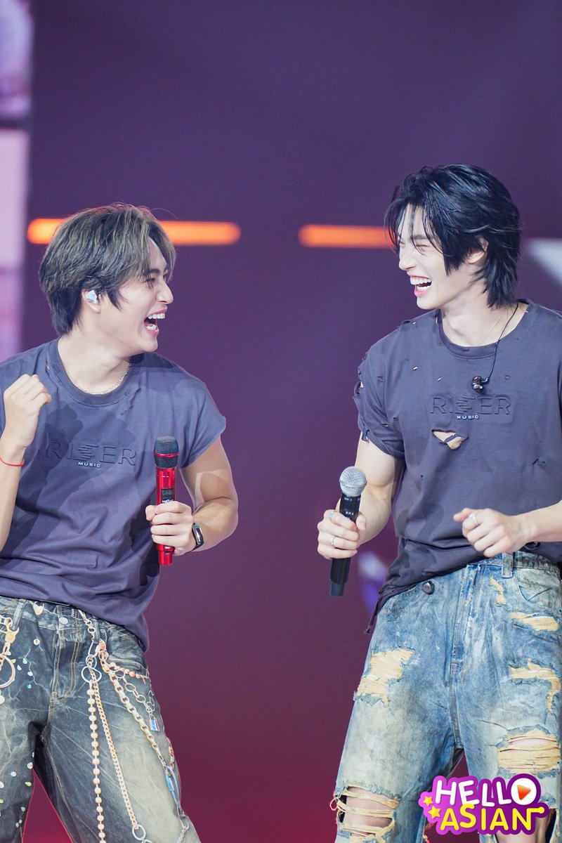 สองพี่น้อง วิน-เจมินิ ตุวดื้อ~ พากันเต้นน่ารักกกก เอ็นดูยิ้มตาปิดกันเลย~

WIN RISES ON THE RISER
#winmetawin

THE FIRST RISE WITH GEMINI 
#RISERCONCERTD1
#Gemini_NT #เจมีไนน์