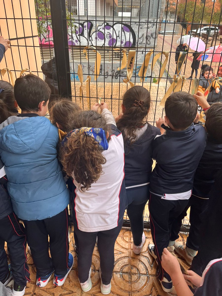 Para conmemorar el día internacional del Cáncer Infantil hemos estado realizando varias actividades esta semana en colaboración con la asociación Garabato