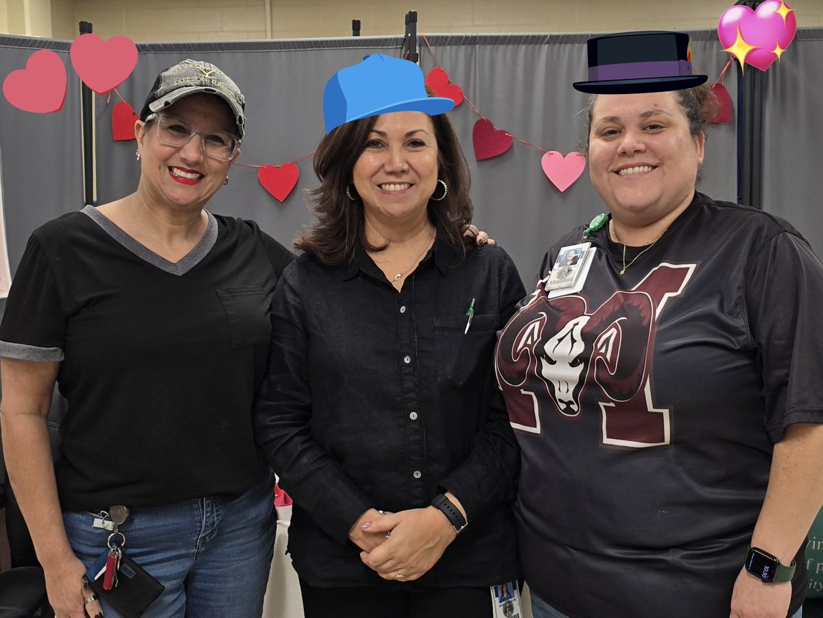 MyraMoralesTSS's tweet photo. There's NO CAP on love! #BlackoutDay #SkyhawkPride #RaineysRowdies @maranda_luna13 https://t.co/xEkds31Q1Q