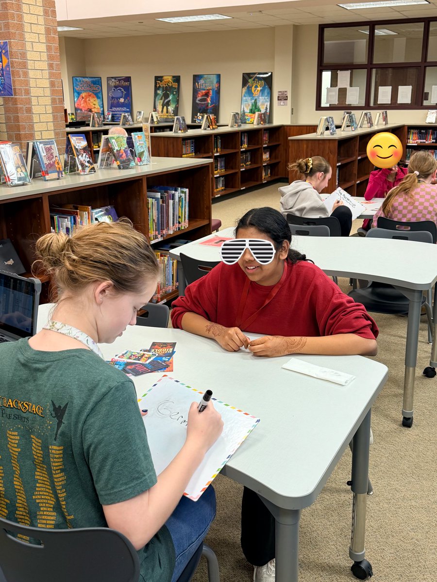 BeckJHLibrary's tweet photo. Our Katy Book Wars teams had fun competing in a practice competition this week! They are studying diligently for the real thing! @katy_libraries @BeckJuniorHigh #katylibraries #bestofbeck @librarianerh https://t.co/RYFRF2fN9h
