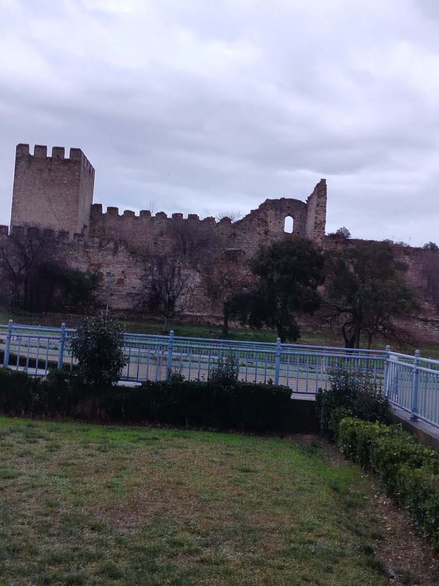 Şurası boyut kapısı mı