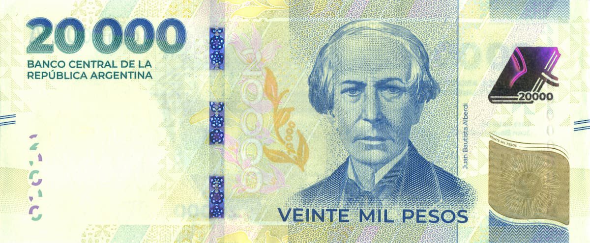 Con este billete, ya no nos alcanza para comprar un kilo de CARNE, eso, ya pueden seguir gobernando y mirando para el norte.
#MileiDestruyeArgentina 
#Economia 
#consumo
#INDECENTES