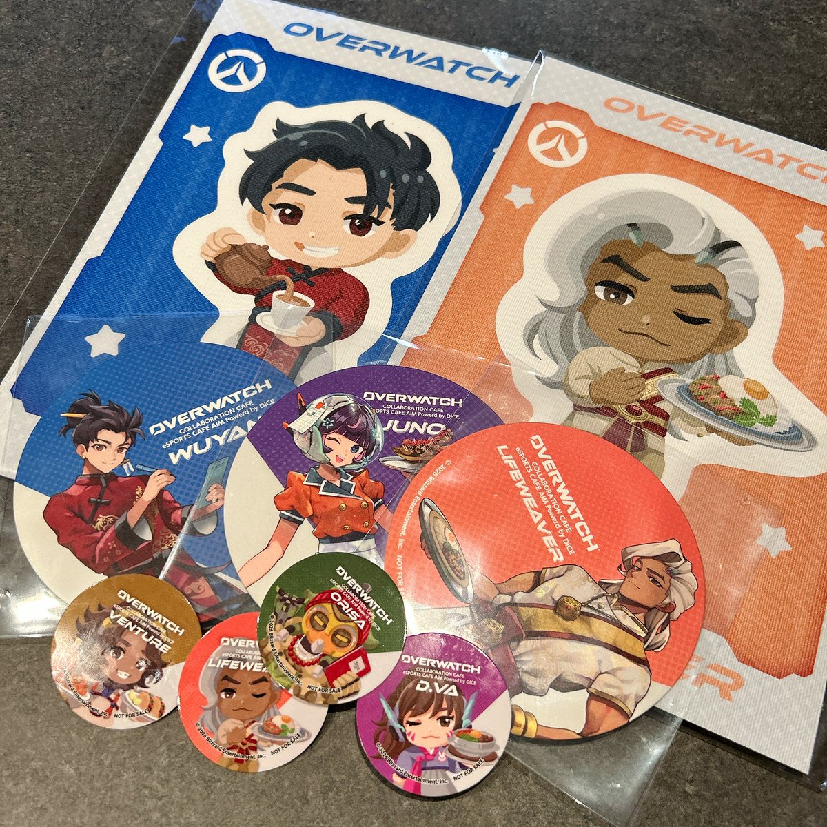 物販はウーヤンとLWのウォールステッカー𛰙᭜ ᭜✨ フードはベンチャー