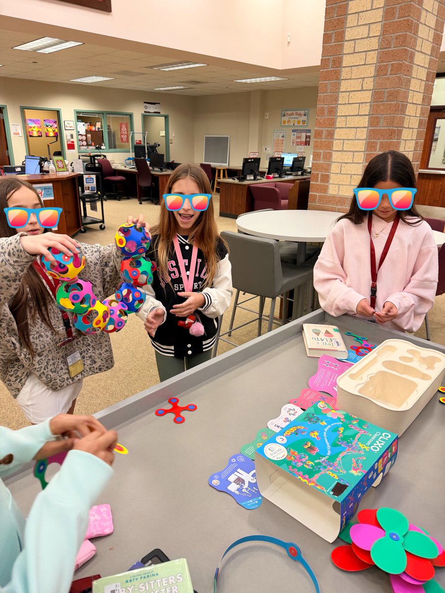 BeckJHLibrary's tweet photo. Students have been loving our new Clixos in our makerspace table. So many possibilities using these fun magnetic manipulatives! Thanks to @KatyISDEdFound ! @BeckJuniorHigh @katy_libraries #katylibraries @librarianerh #bestofbeck https://t.co/noggF3BlQH