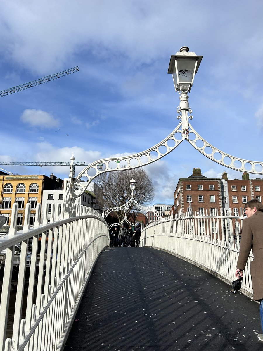 FergusPMcGrath's tweet photo. Day 44 of 100 / Round 8 ✅

At last, a dry afternoon in the city.  Can feel the cold snap on the way!

#100DaysOfWalking
#Cold🥶 https://t.co/RVYbVfqQkg
