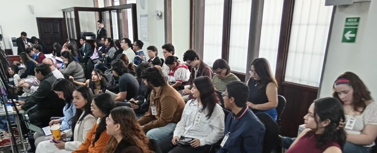 🔵 Avances del proceso

La sesión permanente de la comisión de postulación para la elección de magistrados del Tribunal Supremo Electoral 2026-2032 se desarrolla con una mayor presencia de personas que han llegado para observar el trabajo de los comisionados.

La participación y