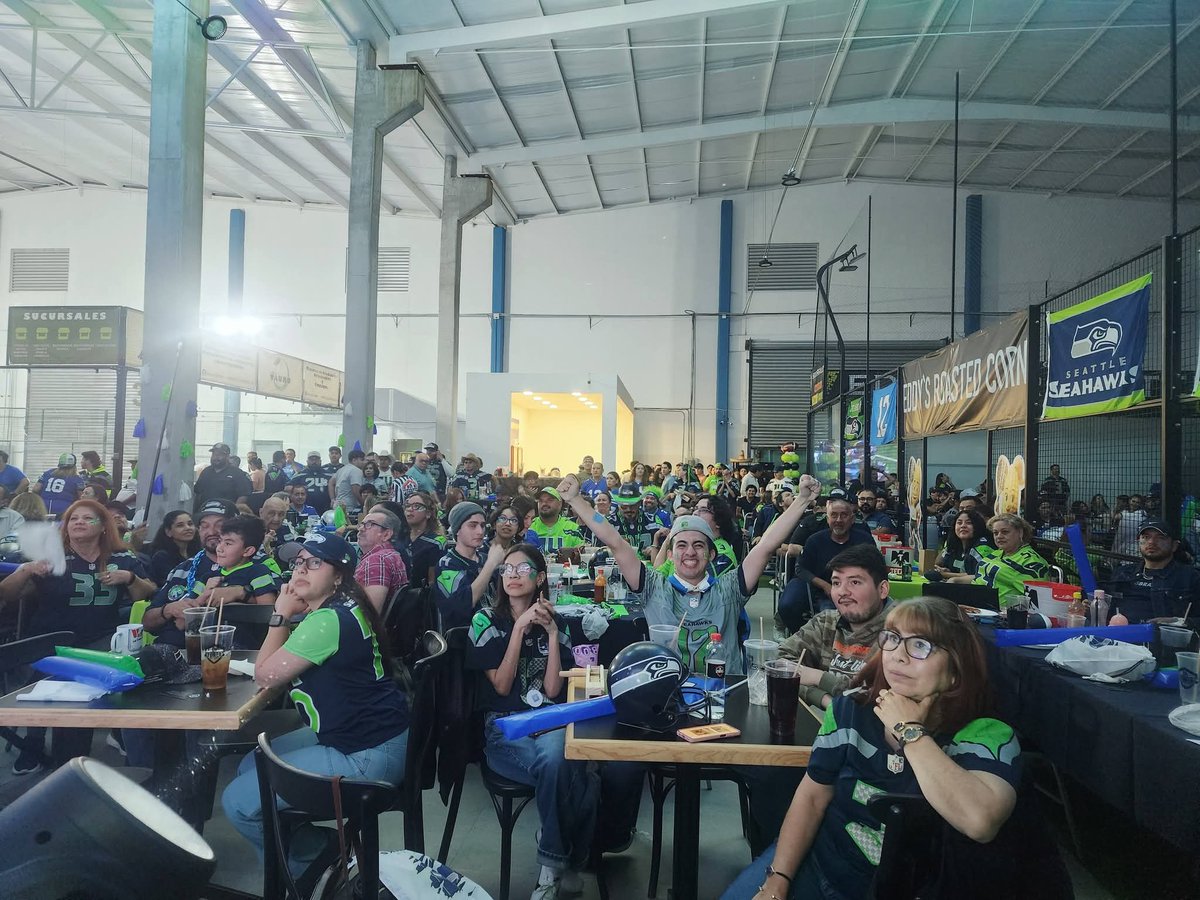 Seahawksmty12's tweet photo. We are the Champions....Go Hawks !!!
#GoHawks #Sehawks #SeahawksNation #Champs #LatinAmericaSeahawkersMty
#SeattleSeahawks #weare12s #12thMan #SeahawksFamily #FGN #LaForta https://t.co/WjVSTJdwR8