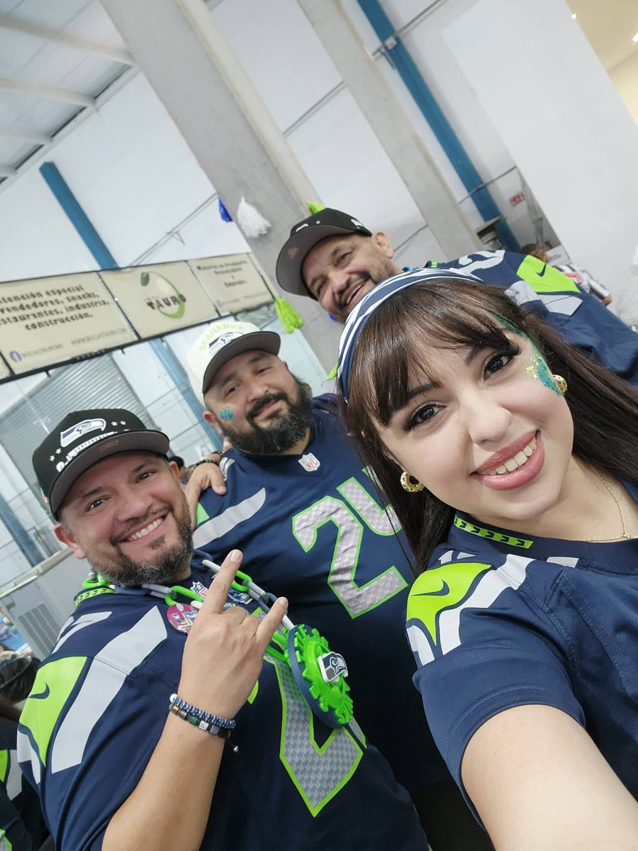 Seahawksmty12's tweet photo. We are the Champions....Go Hawks !!!
#GoHawks #Sehawks #SeahawksNation #Champs #LatinAmericaSeahawkersMty
#SeattleSeahawks #weare12s #12thMan #SeahawksFamily #FGN #LaForta https://t.co/cIA6ZeL1wE