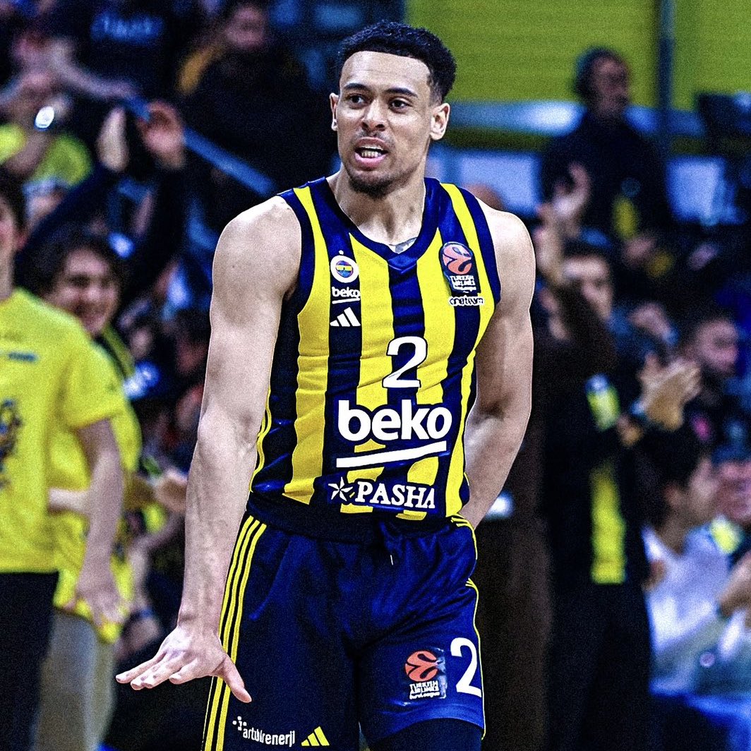 Wade Baldwin: "Gerçekten Türk Milli Takımı’nda oynamayı çok istedim ama Malachi Flynn’e vatandaşlık verdiler. Sanırım biraz geç kaldım ve fırsatı kaçırdım.

Fenerbahçe'ye şaka yollu 'Türkiye Ligi’ndeki her maçta oynamam şart mı? Belki bize de bir pasaport çıkar!' demiştim. Espri