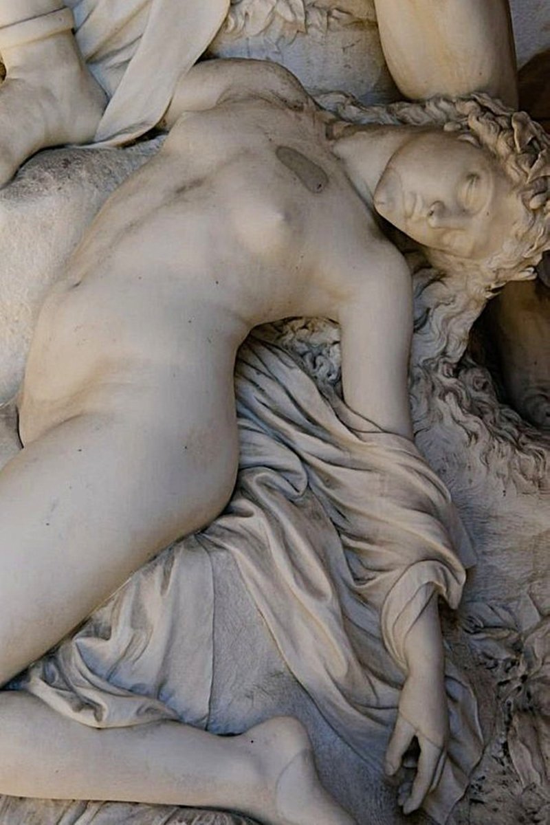 "Sleeping Hermaphroditus" (detail, ca. 1620)
Roman marble copy (2nd century AD), after a Greek original (2nd century BC).
Mattress restored by Giovanni Lorenzo Bernini (1598–1680) 🏛️🌹
Marble. Musée du Louvre, Paris.