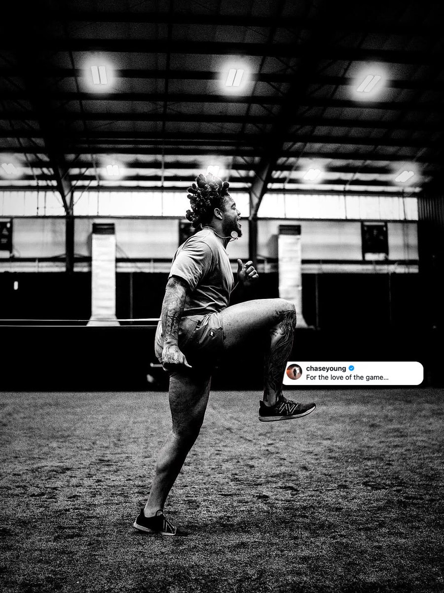 Saints's tweet photo. In motion 💨

#Saints | @BarefootWine https://t.co/fHlRwtk1oY