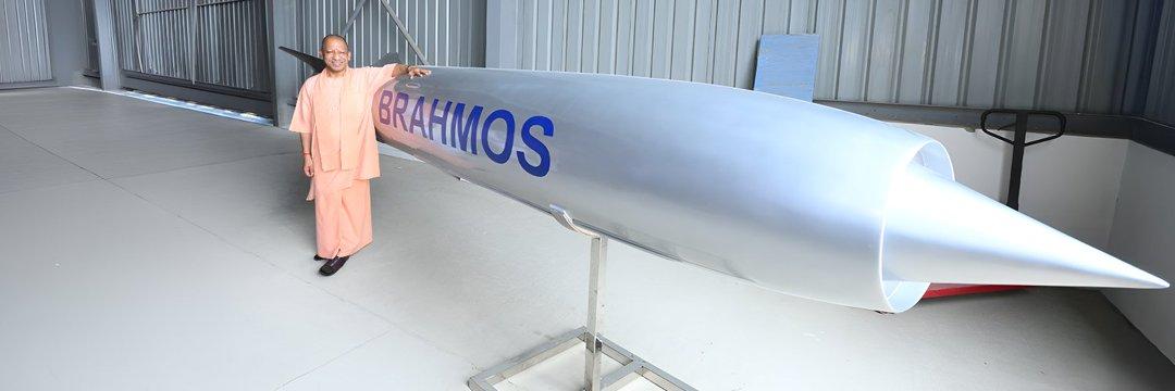 ऐसे ही लोग पसंद हैं,ऐसे ही बनो,बात पर रहना 
पता नहीं विपक्ष में दोगले लोग क्यों हैं 
खाते किसी की हैंऔर बजाते BJP की हैं 🤣
वैसे मेरे लिए यह सहीहैं कि किसी पार्टी को वोट बर्बाद मतकरो 
वोट उसको दो जिससे आपकी विचारधारा मिले 
मेरे लिए "योगीजी" और "मोदीजी" इस बेस्ट ❤️🙏
जय श्री राम🚩