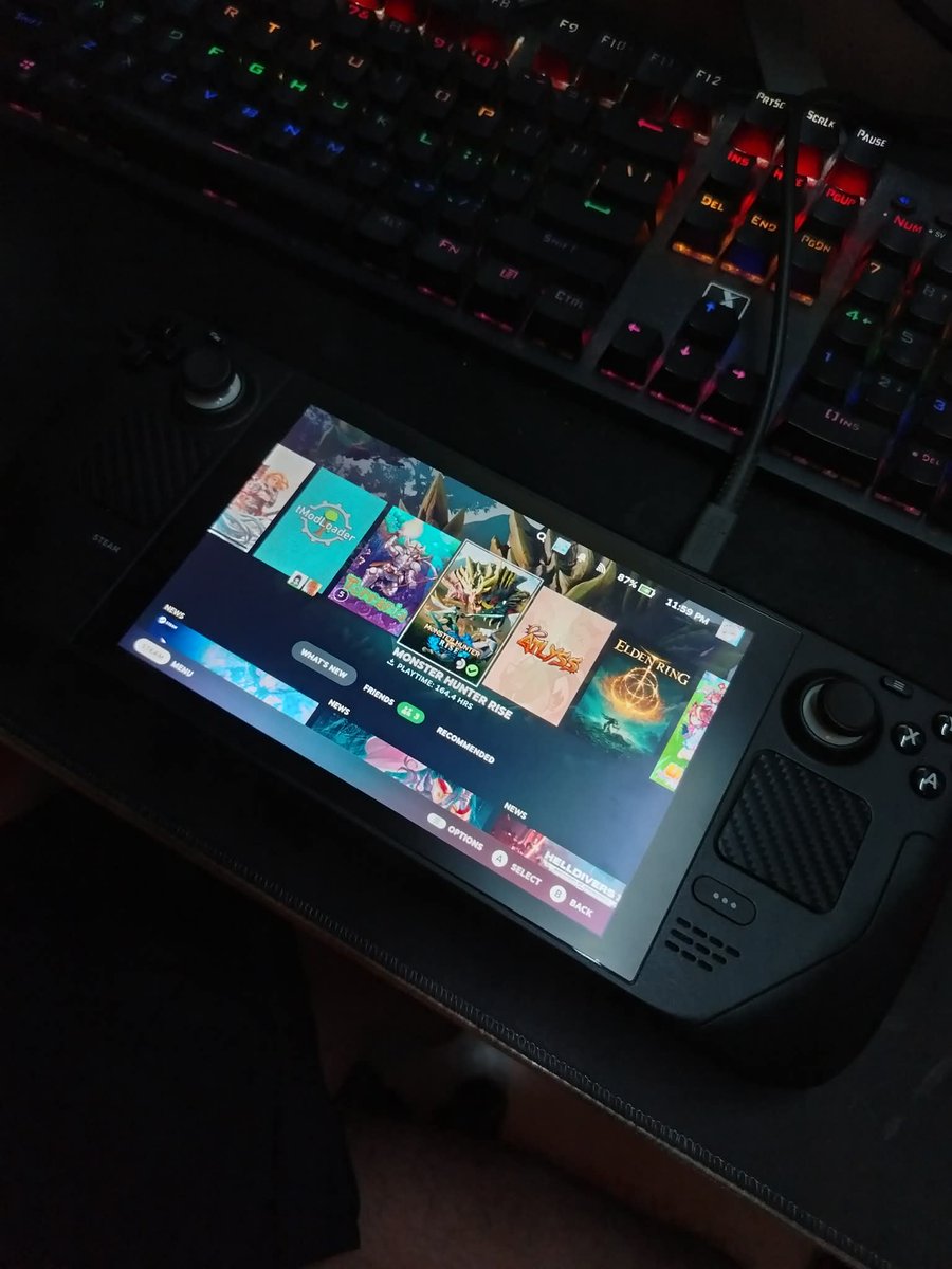TohruMaidYou's tweet photo. I bought a steam deck woo https://t.co/jN8tJ4M9Ut