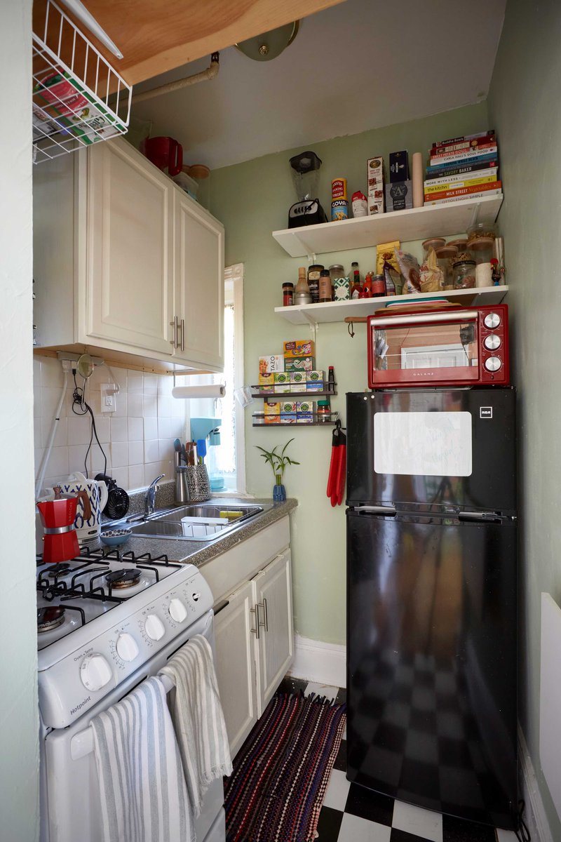 DustinMPeyser's tweet image. This Tiny Kitchen Had Zero Counter Space — a Game-Changing Find Fixed That dlvr.it/TQxZLh 👉 Reveal Your ROI bit.ly/MyHomeAI 👈 #TinyKitchen #HomeImprovement #SmallSpaceLiving #InteriorDesign #HomeDecor