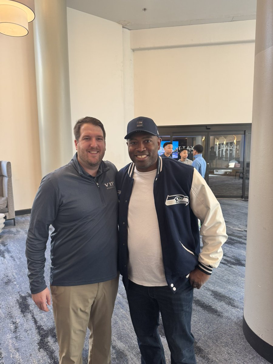 RJAdamsVIPSM's tweet photo. Thanks for joining us pre game Seahawks Legend @shaunalexander 🏈🔥
#vipsm
#vipsportsmarketing #clientexperience
#clientengagement #sportsbusiness #sportsmarketing
#eventplanning #clientretention #reward
#clientdevelopment #superbowl #tickets
#cliententertainment #fun #seahawks https://t.co/Xr46YMYmVj