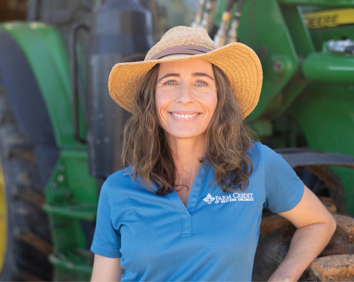 Meet Your Director! 
Raised on a poultry/cattle farm, Elizabeth Walker swore she'd never raise chickens again. Her and her husband built Lucky 13 Farm and now farm full-time, proving that sometimes life brings you back where you started, only stronger. hubs.ly/Q040Mvxj0