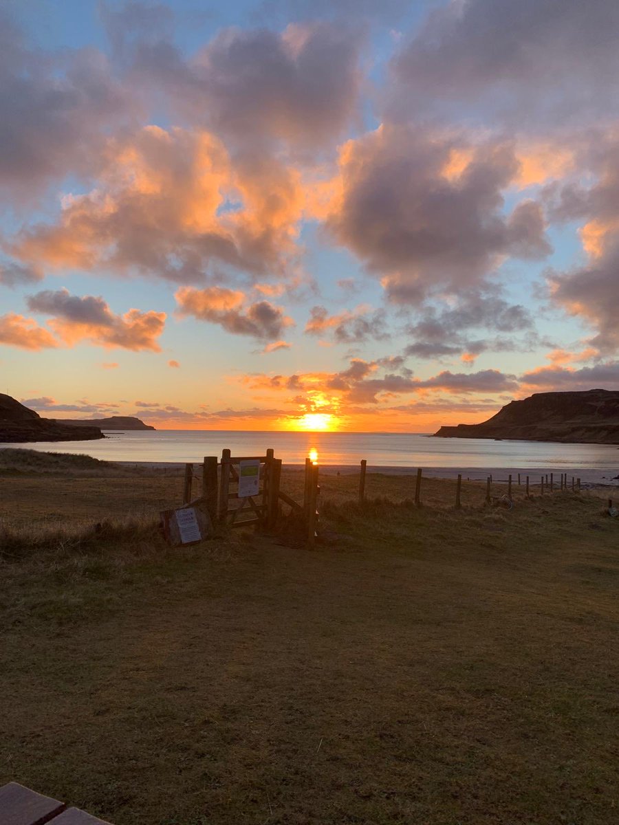 LoveOfGates's tweet photo. So jealous Brother Gate’s #frontgateFriday is on Calgary beach in Mull as he relaxes in his camper!! #lovegates https://t.co/VakAw57XOa