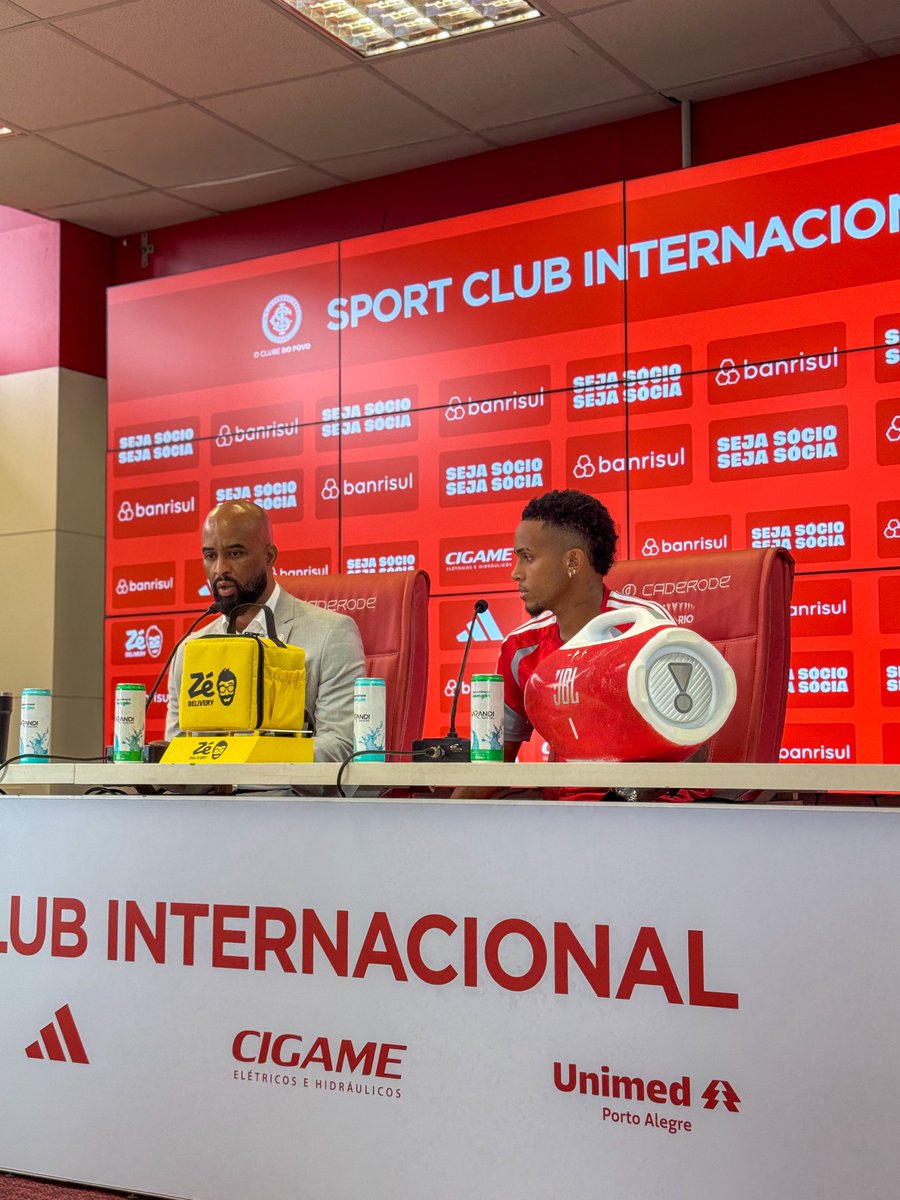 Kayky é apresentado oficialmente no estádio Beira-Rio. 🇦🇹

🎙️ Confira ao vivo: youtube.com/live/NKmbkBlUT…