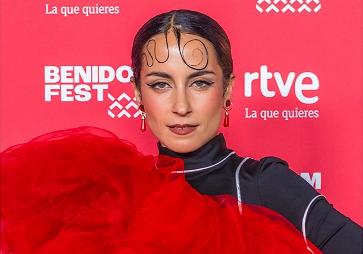 ¿CON CUÁL TE QUEDAS? 🤔

🔄 'T amaré' de <a href="/TonyGrox/">Tony Grox</a> &amp; <a href="/lucycalys/">LUCYCALYS</a>
❤️ 'Mataora' de <a href="/GalanRosalinda/">rosalinda galan</a>

#BenidormFest2026 #ElFestivalQueQuieres