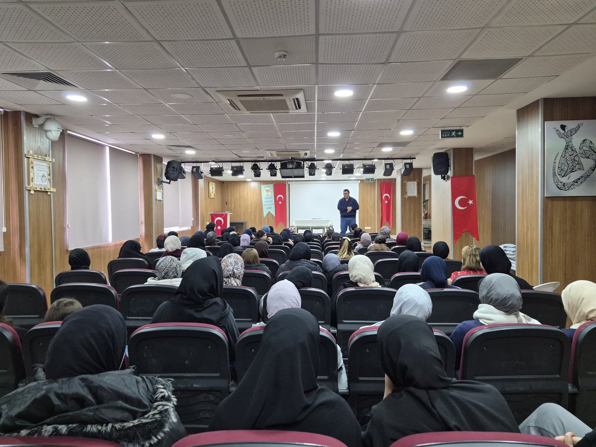 Adana İmam Hatipliler Derneği (ADİMDER) olarak, Dr. İlker Telli beyefendiyi Tepebağ İmam Hatip Lisesi öğrencileriyle buluşturduk. Dr. Telli, öğrencilerimize yönelik gerçekleştirdiği “İlahi Hikmet’in İzinde Doktor Olmak” konulu konferandan dolayı hocamıza teşekkür ediyoruz.
