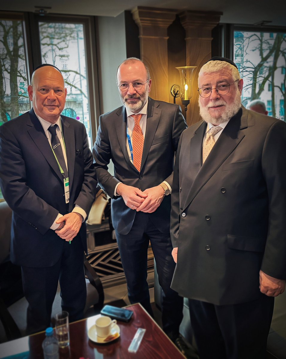 ManfredWeber's tweet image. At the @MunSecConf, a very good exchange with @ChiefRabbiPG Goldschmidt &amp;amp; @GadyGronich on the values that bind our societies together. Our European way of life must remain rooted in freedom, dignity &amp;amp; mutual respect—we must ensure Jewish communities can live safely &amp;amp; freely. #MSC