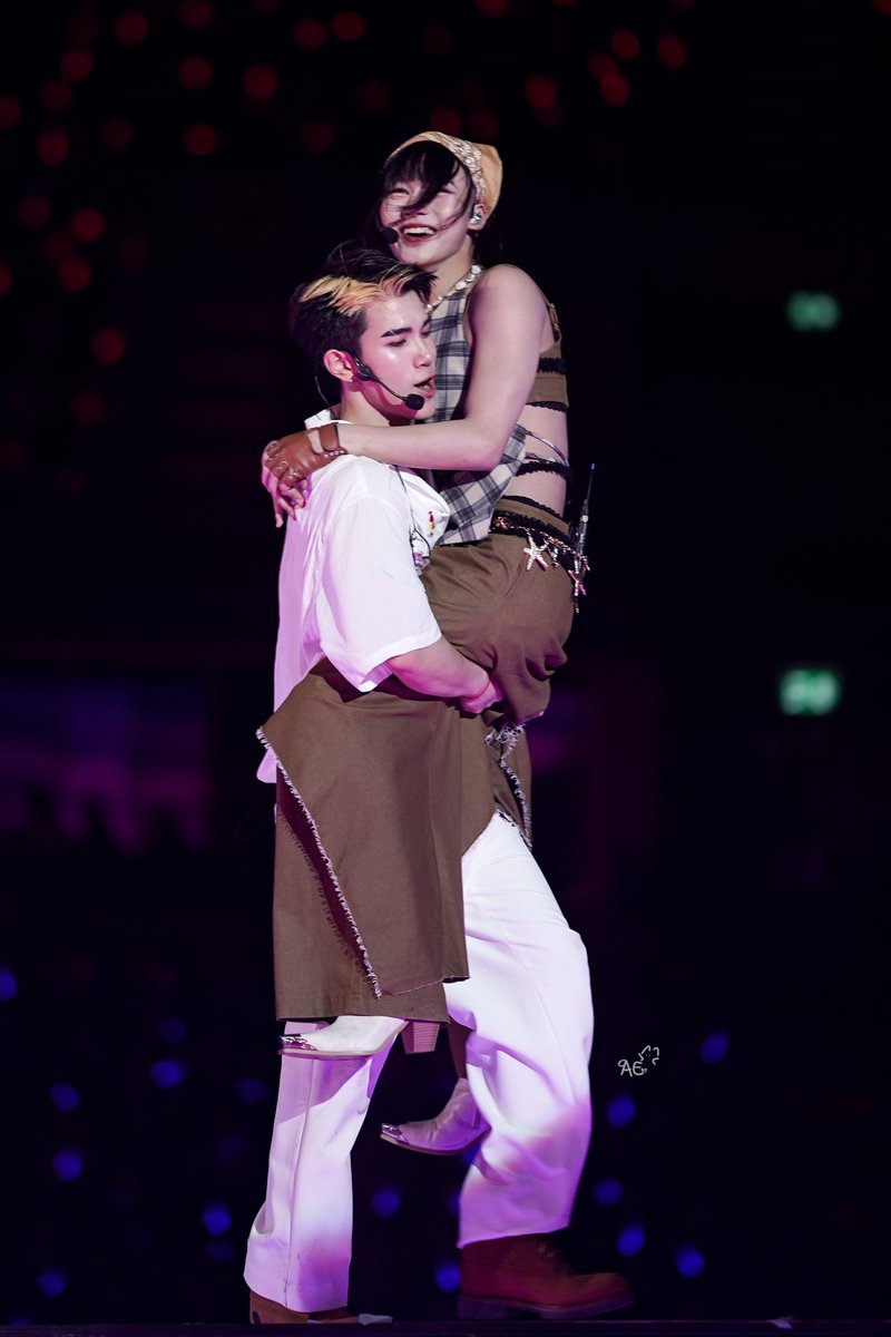 เลโก้รูปนี้น่ารักมากเลย น้องดูปุ๊กปิ๊กน่าอุ้มจริงๆแหละ

ARTIST FOURTH RISE ON STAGE
#RISERCONCERTD1 
#Fourthnattawat #โฟร์ทณัฐวรรธน์