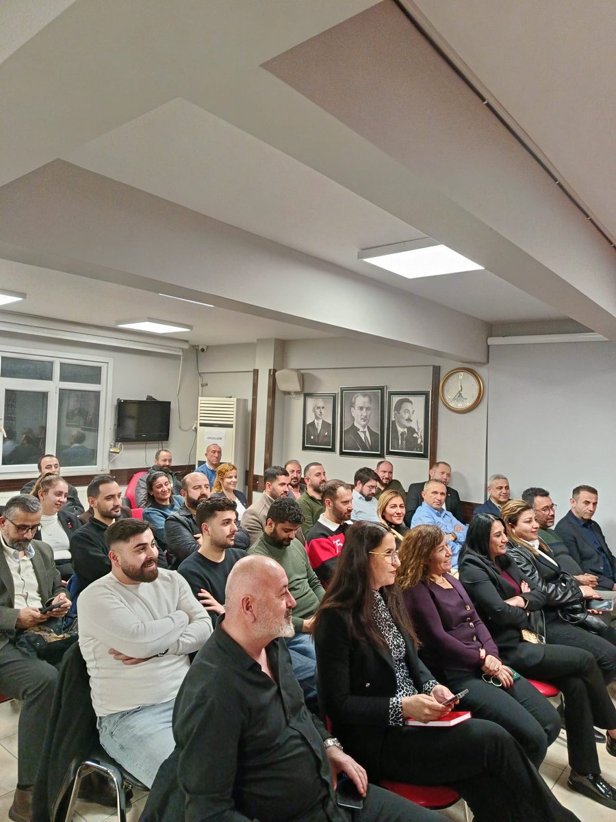 İlçe yöneticilerimiz, mahalle komite başkanlarımız, gençlik ve kadın kolları başkan ve yöneticilerimizin katılımıyla genişletilmiş yönetim kurulu toplantımızı gerçekleştirdik.