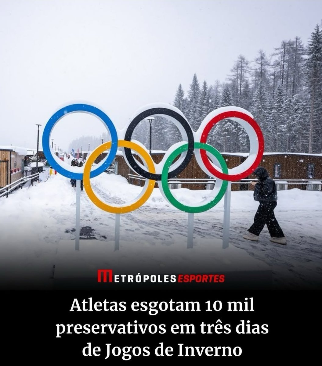 debzoz's tweet image. Tem que dar um jeito de aquecer, né