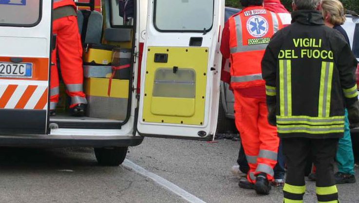 Sant’Elpidio a Mare, cade da una scala e viene trafitto da un ferro: soccorso dall'elicottero lanuovariviera.it/category/ferma…