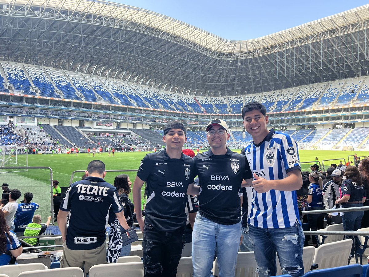 <a href="/Rayados/">Rayados</a> <a href="/Rayadas/">Rayadas</a> #TecatePorTi  #CervezaOficial
aguante la raya y las amistades🤍💙