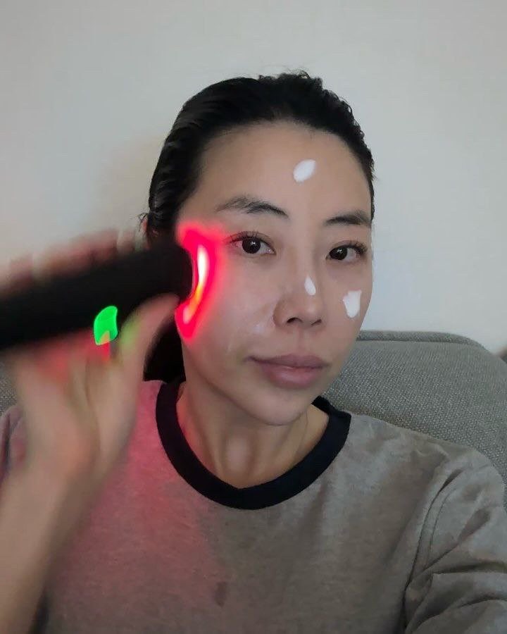 Anna30489's tweet photo. Skincare starts in the morning https://t.co/rpAVUQJzLD