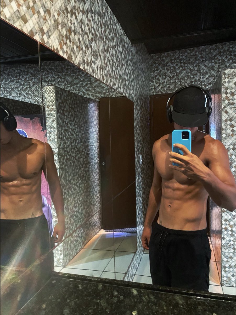 Novinho_Playboy's tweet photo. Pós treino🥵 https://t.co/liPaFoqMUc