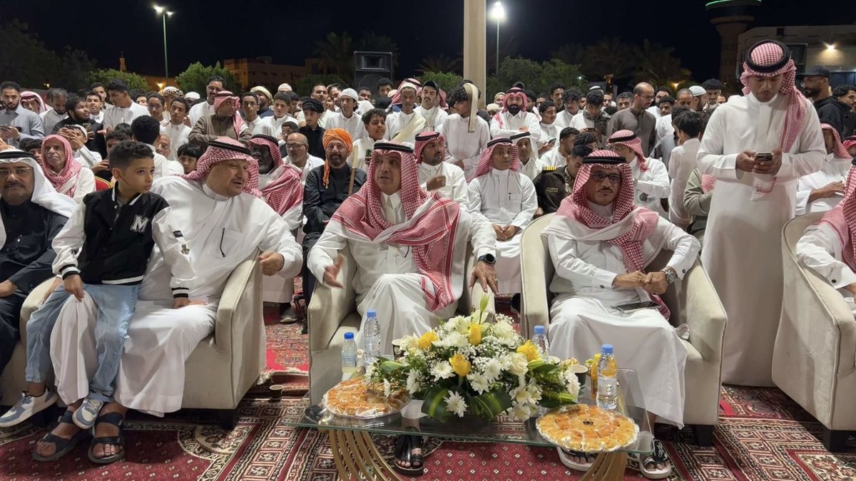 العدسة الذهبية tweet media