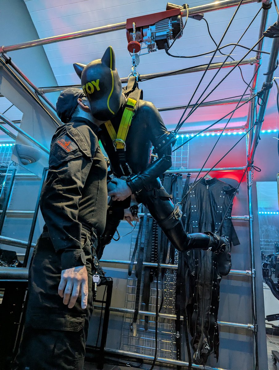 traidbondage's tweet photo. 111 Days a Locked &amp; Owned TOY by @SecciDeer 

If you think he’s speaking sweet nothings in Toy’s ear, take a closer look where his left hand is 

📸 @electrobound https://t.co/6dVv35dDld