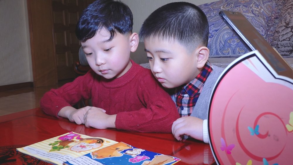 KFAintercomsec's tweet image. Preschool children can read fables using the "Best Friend" 1.0 mobile app.
By tapping on a character on the page, the app reads their dialogue or explanations aloud.
This method helps develop speech and Korean language skills.