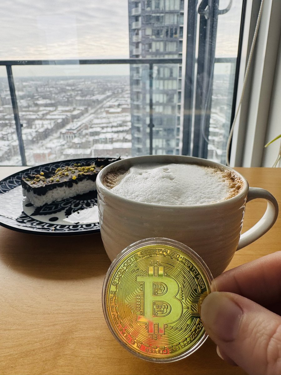 Woman Blockchain tweet media