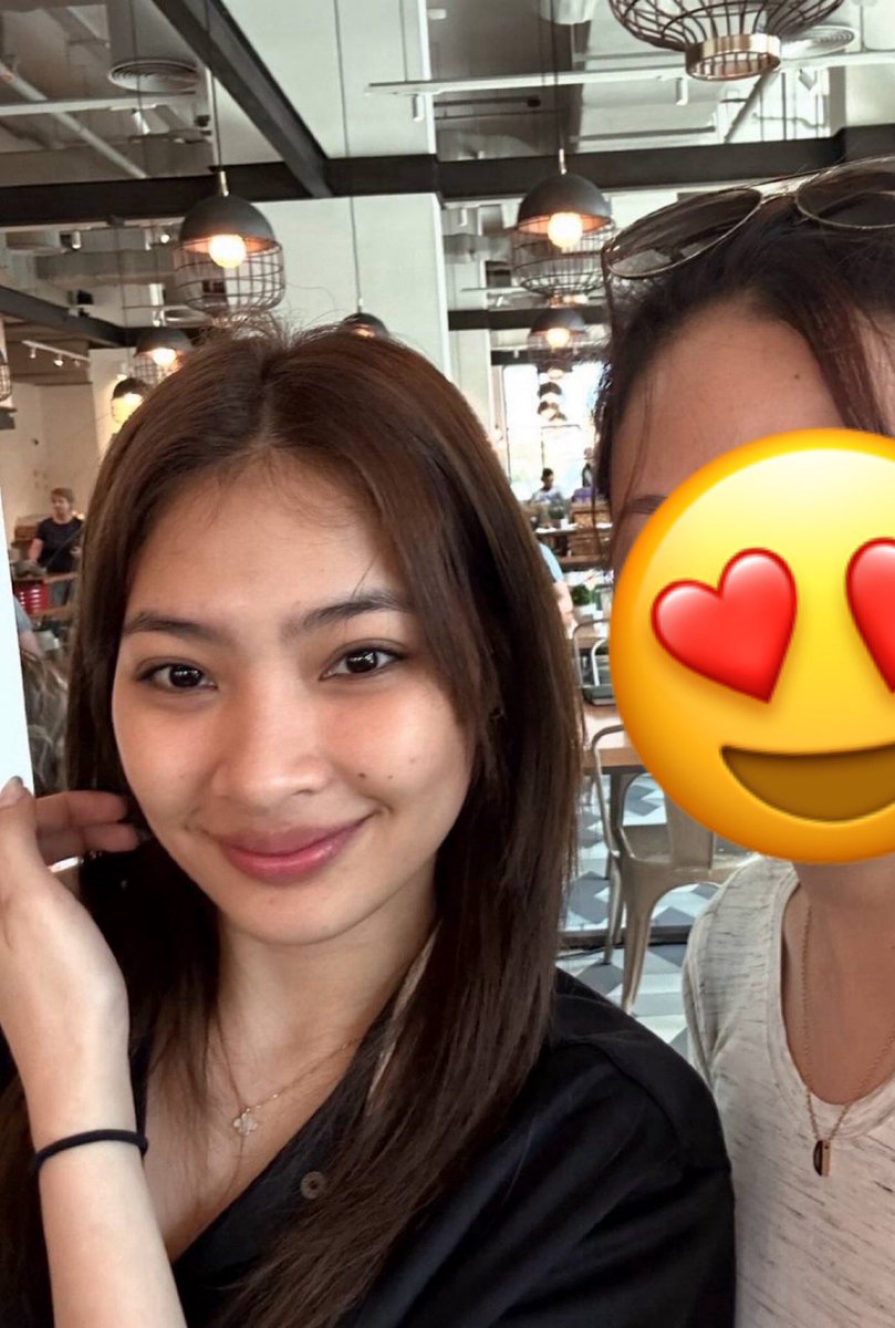 coletismineee's tweet photo. happy hearts day satin mahal ko. i love you!! @bini_colet 💚 https://t.co/IgIZdlmaJ4