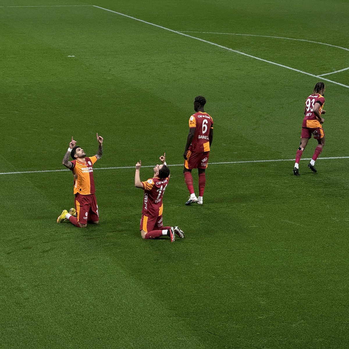 Allah'ım bunu sevinçleri Şampiyonlar Ligi'nde yapmayı nasip eylesin. 🥹
#Galatasaray 
#YunusAkgün
#ErenElmalı
#GSvEYP